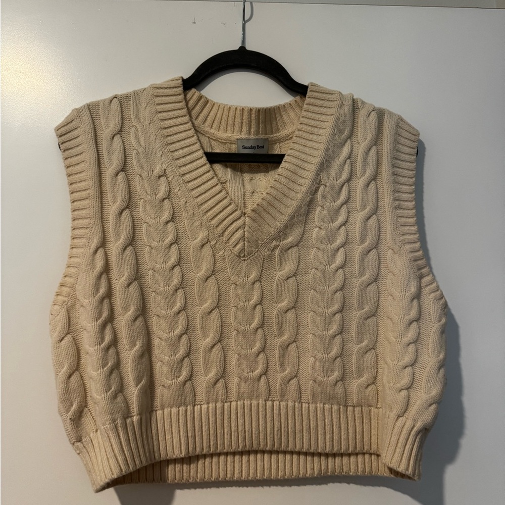 Sunday Best V-Neck Cable Knit Sweater Vest - Cream